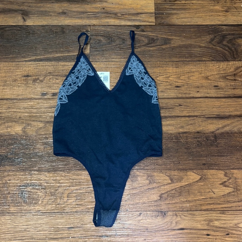 FOREVER 21 / NAVY BLUE ONE PIECE / MEDIUM